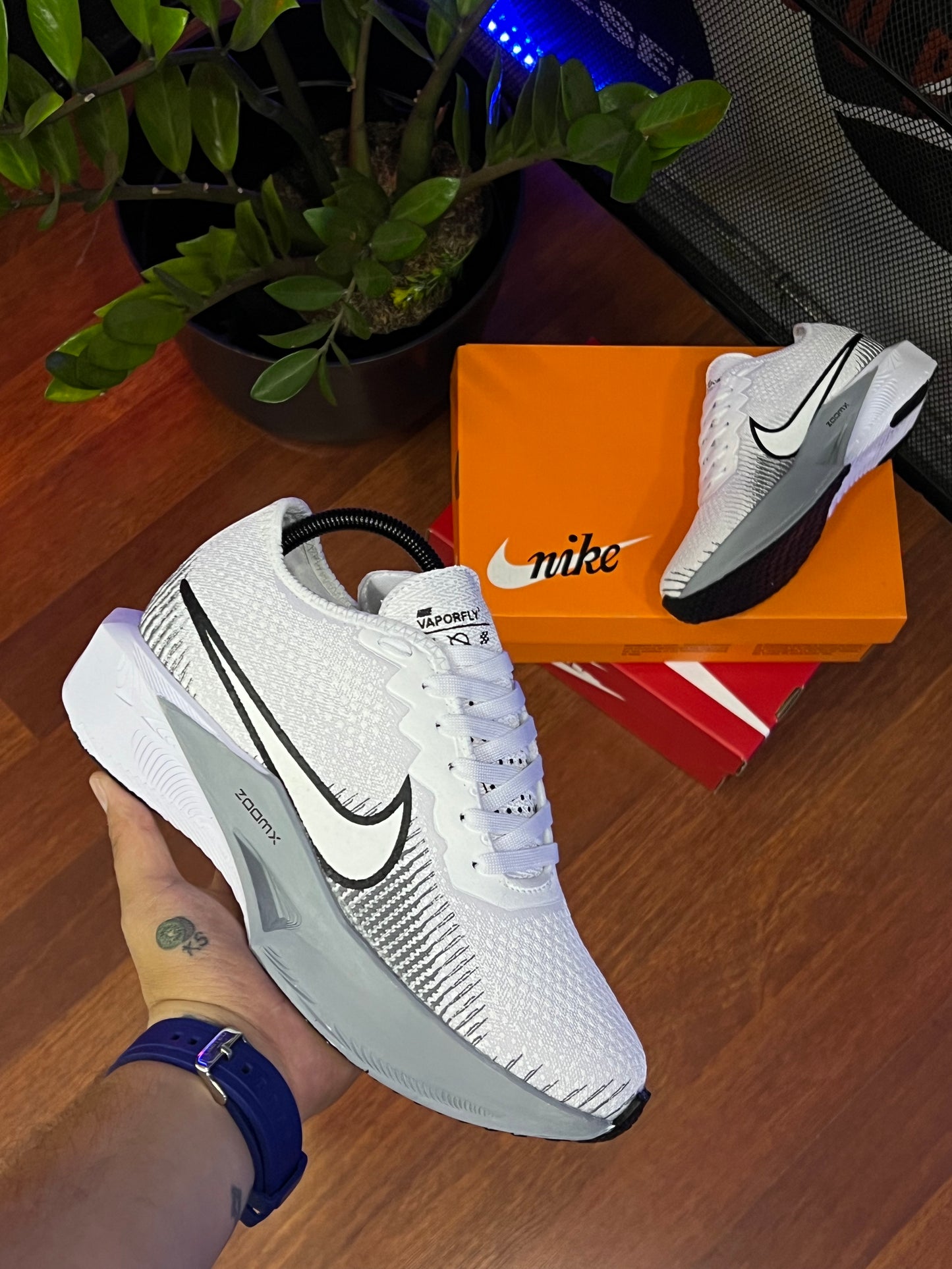 NIKE VAPORFLY